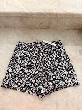 Alice + Olivia Black & White Floral High-Waist Shorts
